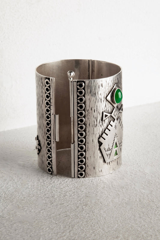 Masterpiece - Green Textured Cuff